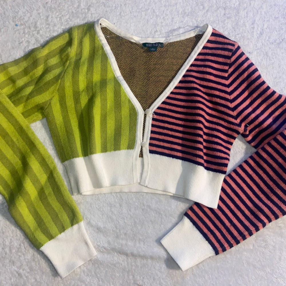 Crop button sweater Sz small